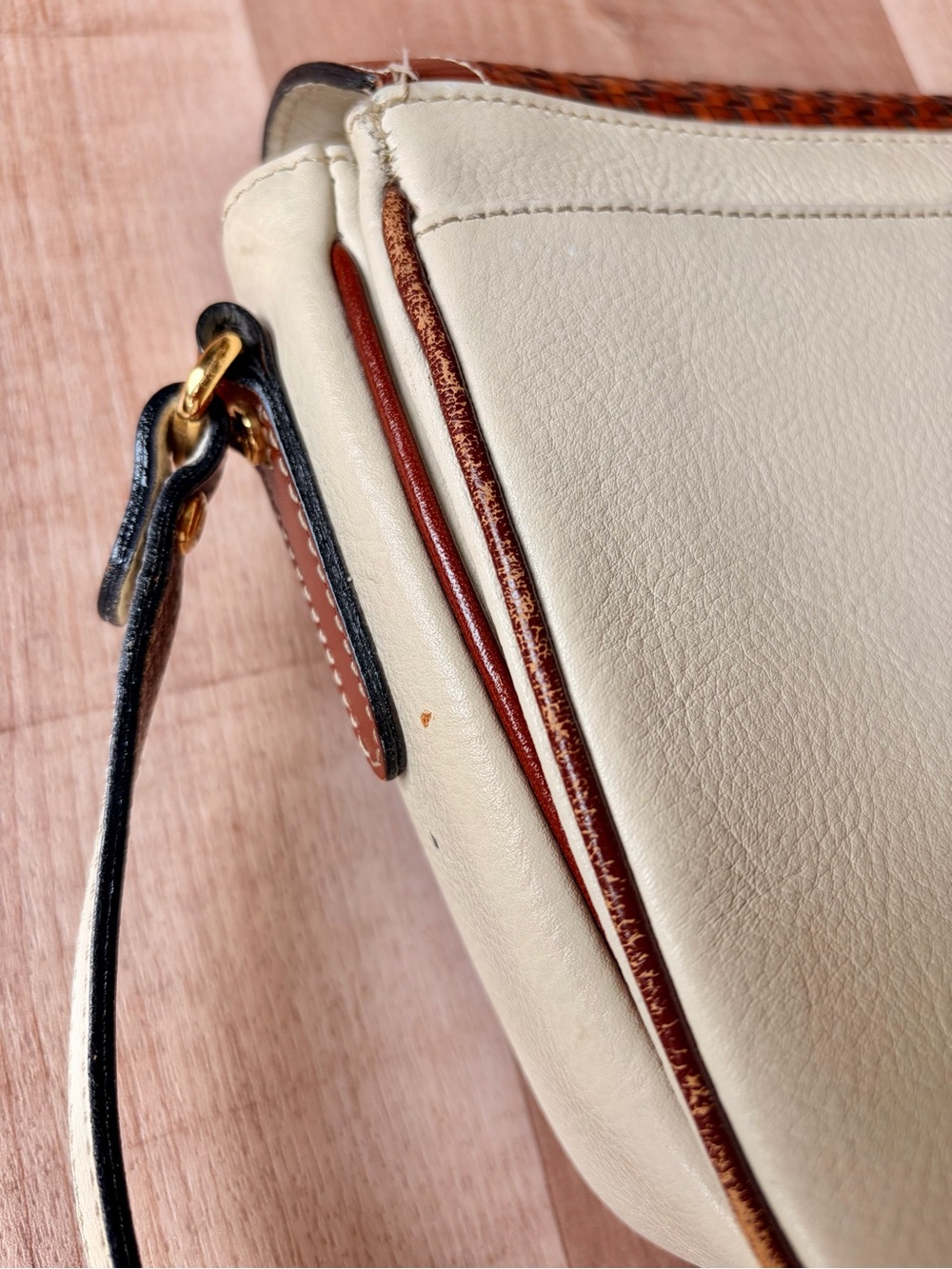 Vintage Bally Italian Leather Crossbody Bag - Picture 13 of 15